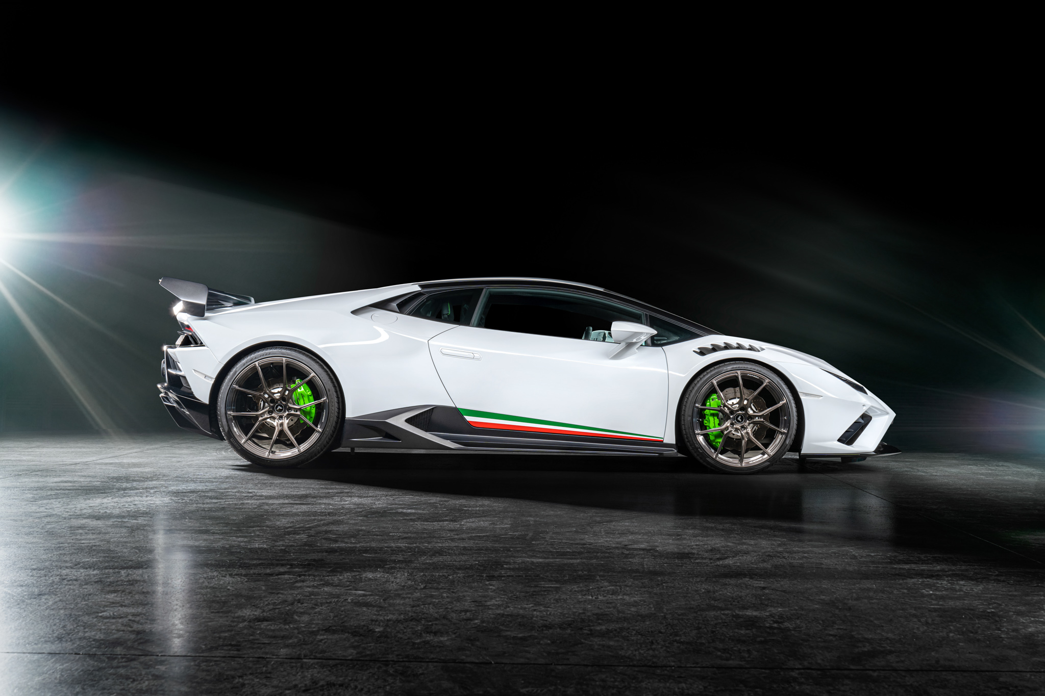 Lamborghini_Huracan_EVO_White_Vorsteiner-4.JPG