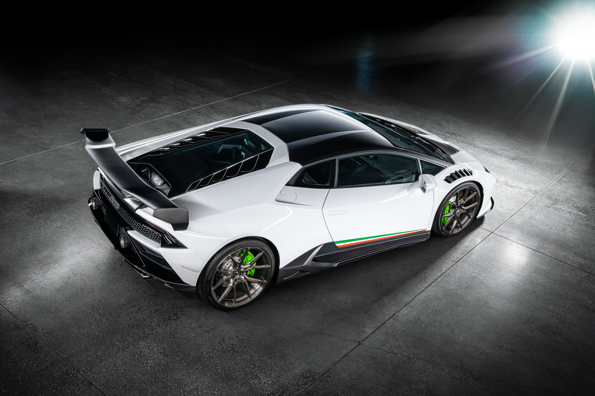 Lamborghini_Huracan_EVO_White_Vorsteiner-5.JPG