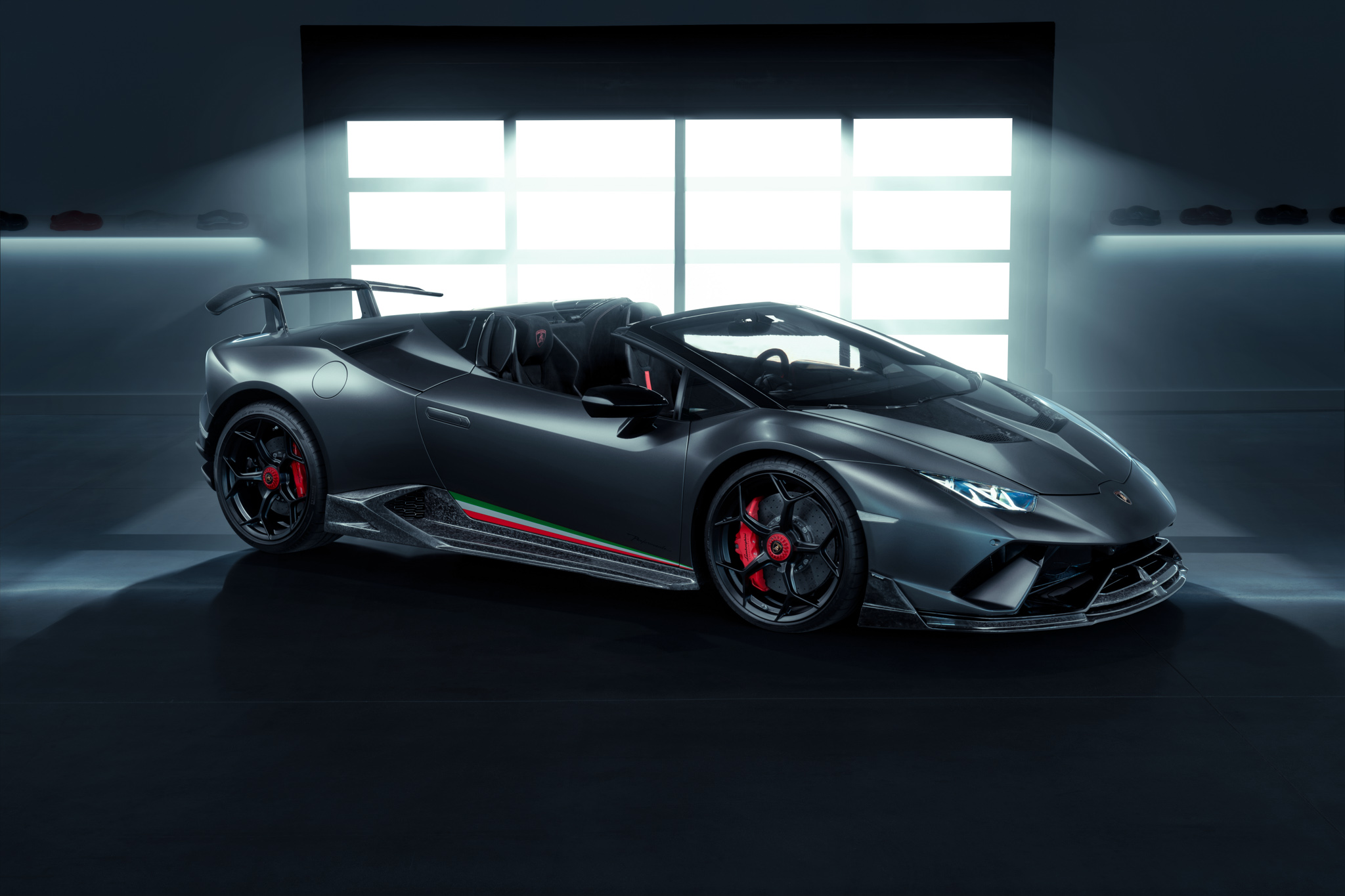 Lamborghini_Huracan_Performante_Spyder_Vorsteiner-3.JPG